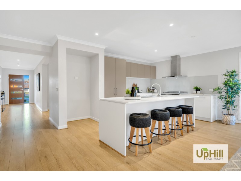 47 GRANDSTAND CRESCENT, Clyde North VIC 3978