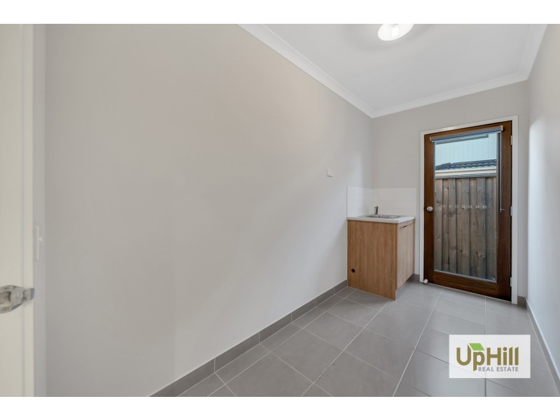 47 GRANDSTAND CRESCENT, Clyde North VIC 3978