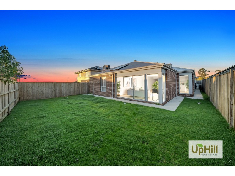 47 GRANDSTAND CRESCENT, Clyde North VIC 3978