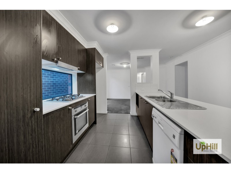 5 Dunstan Street, Cranbourne East VIC 3977