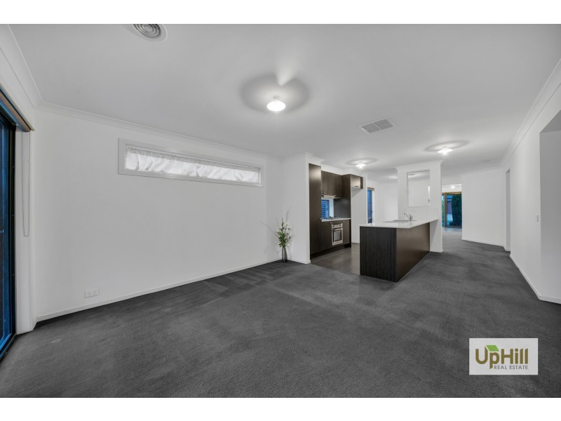 5 Dunstan Street, Cranbourne East VIC 3977