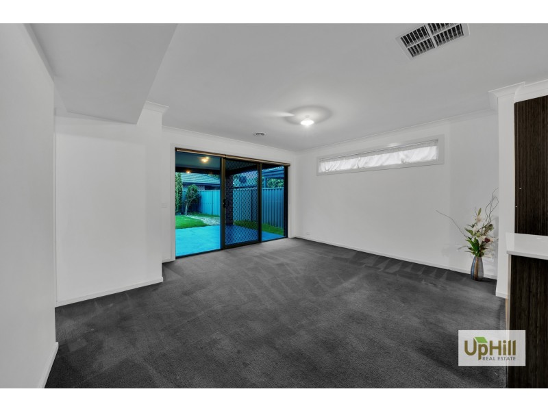 5 Dunstan Street, Cranbourne East VIC 3977