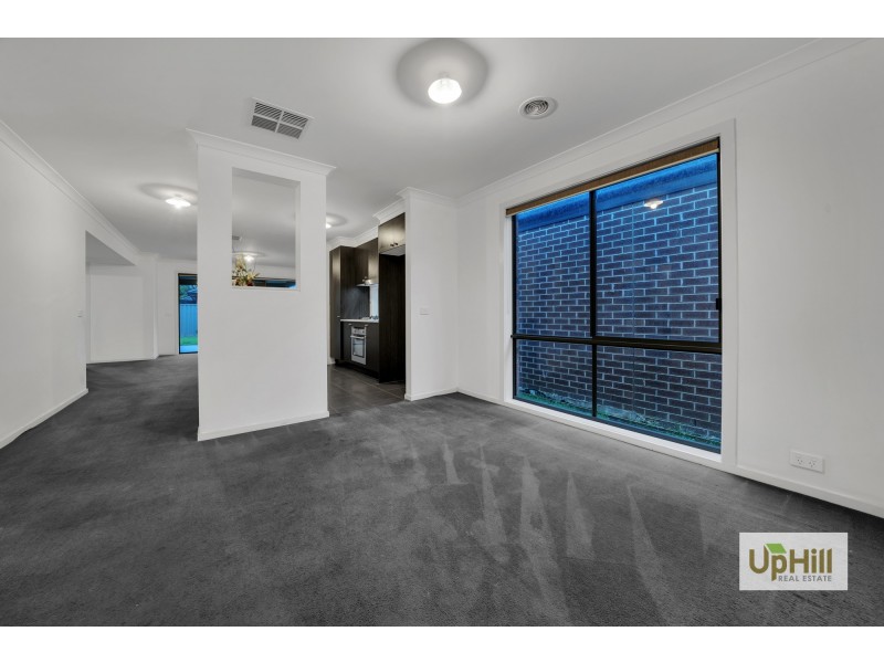 5 Dunstan Street, Cranbourne East VIC 3977