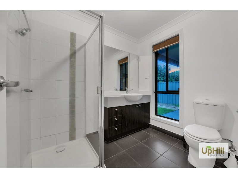 5 Dunstan Street, Cranbourne East VIC 3977