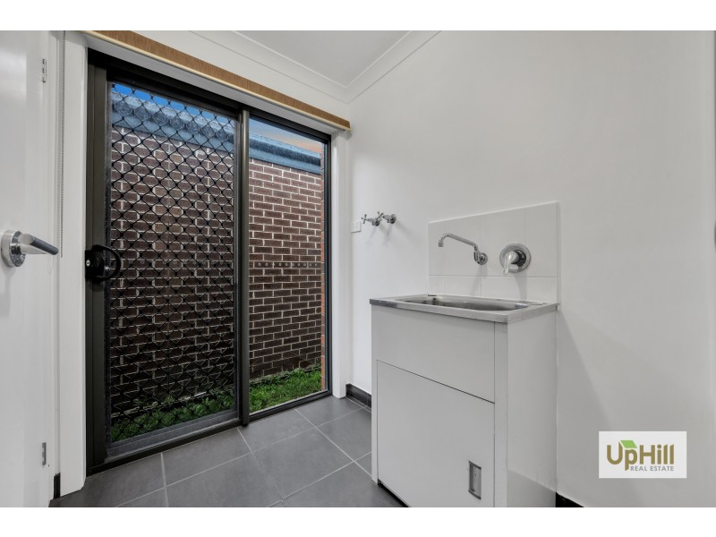 5 Dunstan Street, Cranbourne East VIC 3977