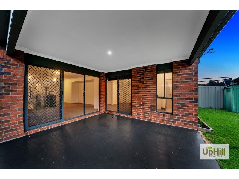 5 Dunstan Street, Cranbourne East VIC 3977