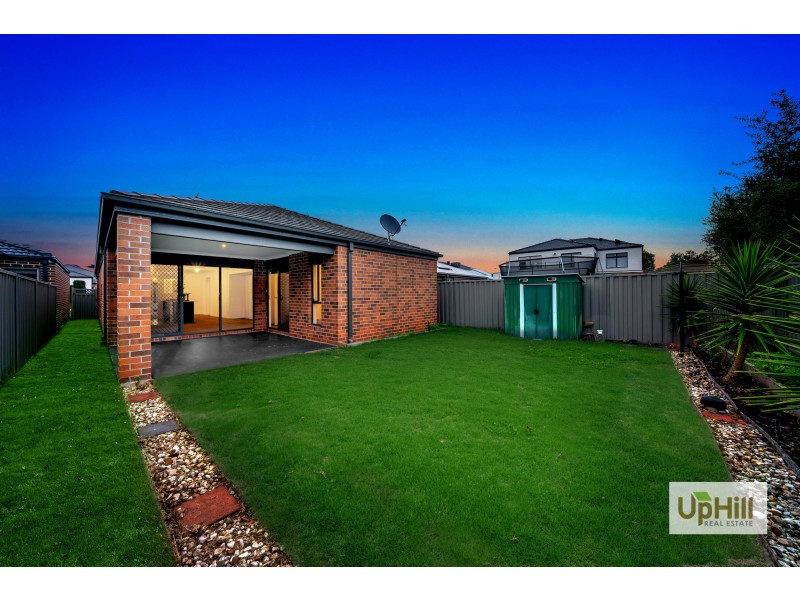 5 Dunstan Street, Cranbourne East VIC 3977