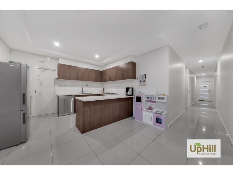 4/147 GOLF LINKS ROAD, Berwick VIC 3806