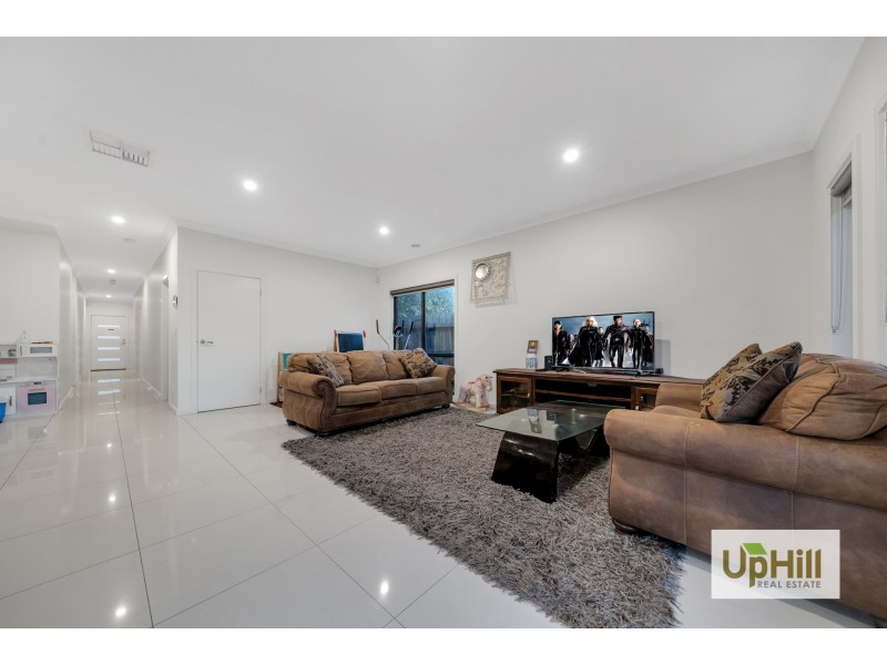 4/147 GOLF LINKS ROAD, Berwick VIC 3806
