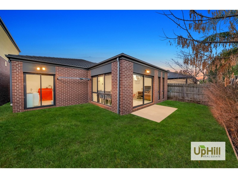 4/147 GOLF LINKS ROAD, Berwick VIC 3806