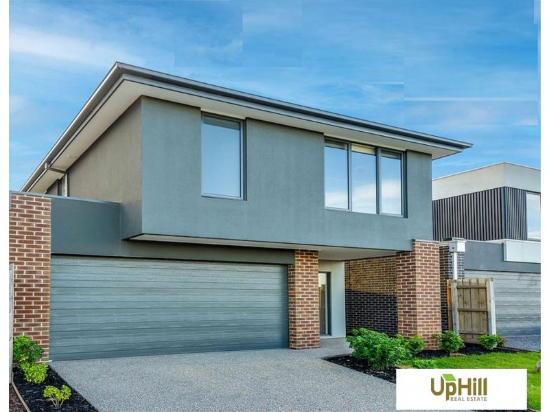2 Maserati way, Cranbourne East VIC 3977