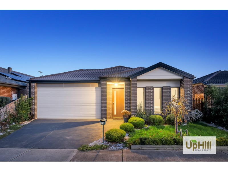 24 Naas Road, Clyde North VIC 3978