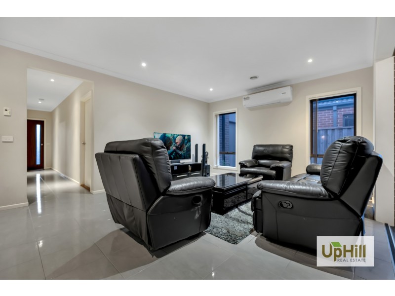 24 Naas Road, Clyde North VIC 3978