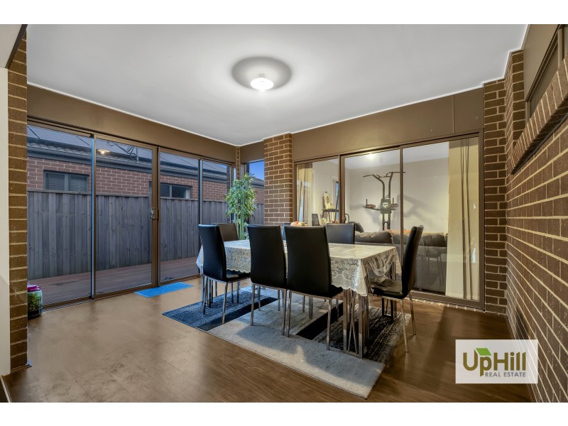 24 Naas Road, Clyde North VIC 3978