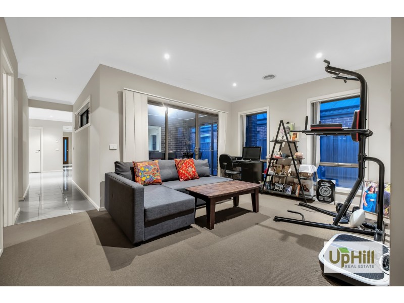 24 Naas Road, Clyde North VIC 3978