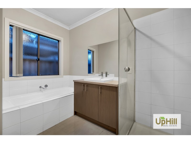 24 Naas Road, Clyde North VIC 3978