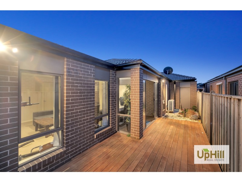 24 Naas Road, Clyde North VIC 3978