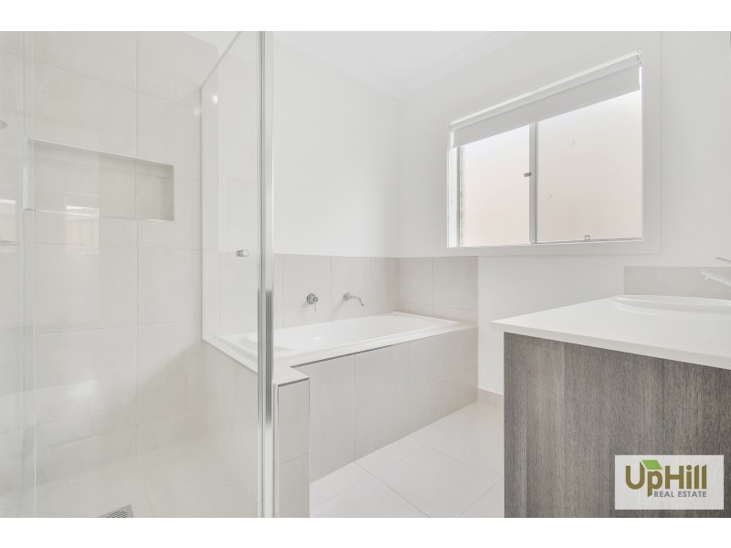 39 NOAH ROAD, Clyde North VIC 3978