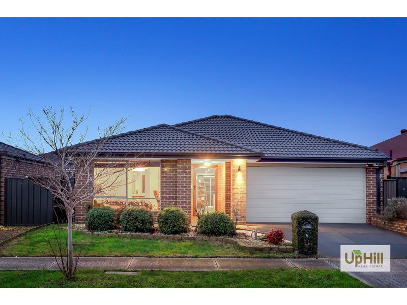 5 Dellinea Street, Cranbourne North VIC 3977