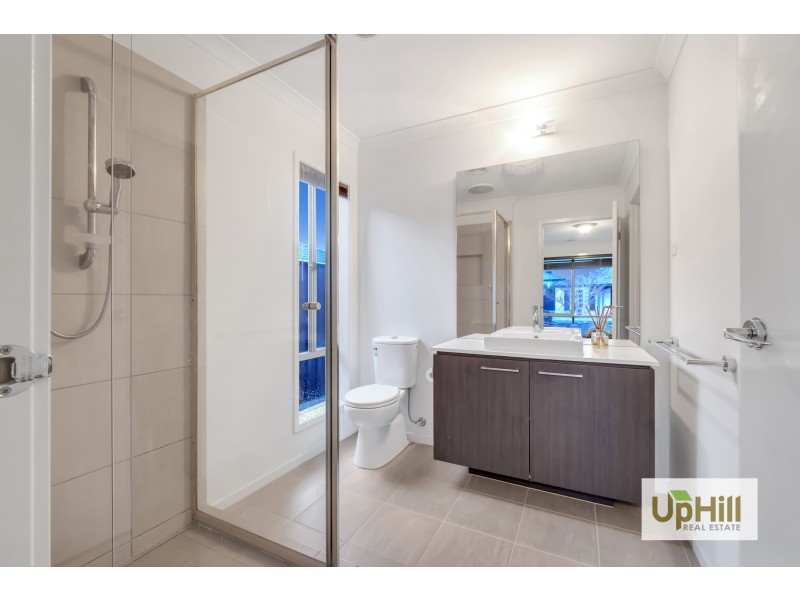 5 Dellinea Street, Cranbourne North VIC 3977