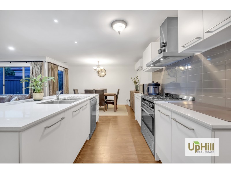 5 Dellinea Street, Cranbourne North VIC 3977