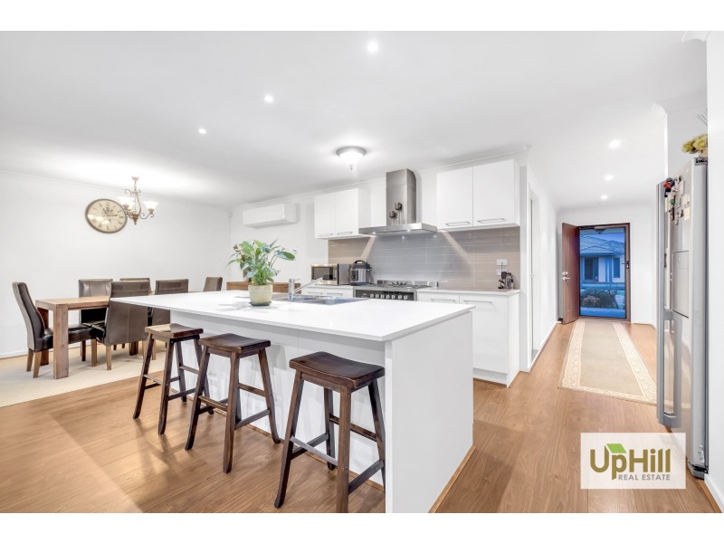 5 Dellinea Street, Cranbourne North VIC 3977