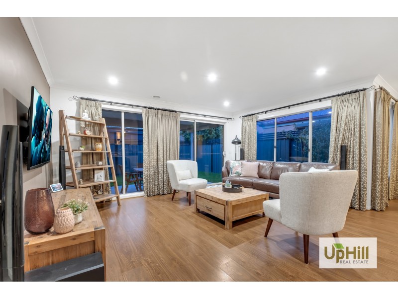 5 Dellinea Street, Cranbourne North VIC 3977