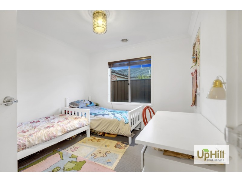 5 Dellinea Street, Cranbourne North VIC 3977