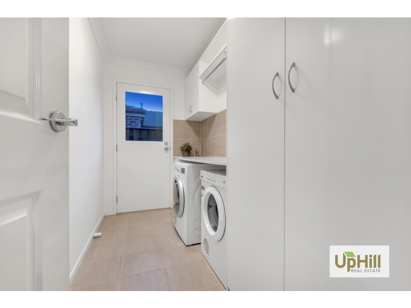 5 Dellinea Street, Cranbourne North VIC 3977