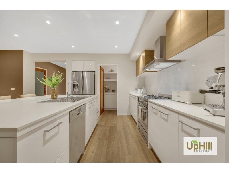 7 Strikeline Crescent, Clyde North VIC 3978