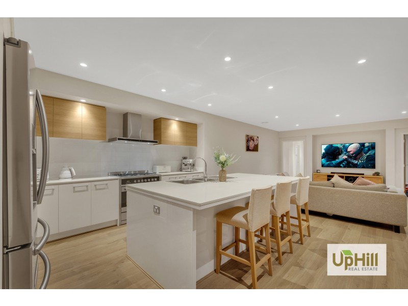 7 Strikeline Crescent, Clyde North VIC 3978