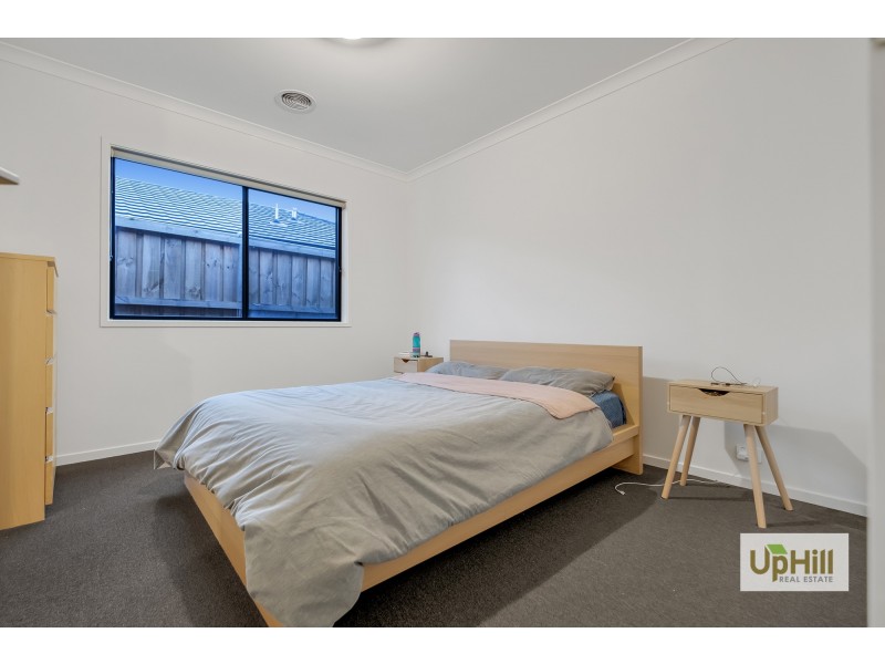 12 Curzon Street, Clyde North VIC 3978