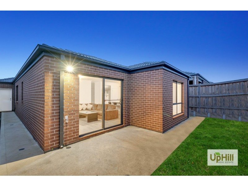 12 Curzon Street, Clyde North VIC 3978
