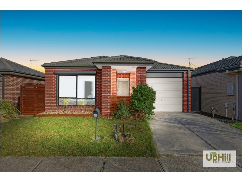 10 Cob Terrace, Clyde North VIC 3978