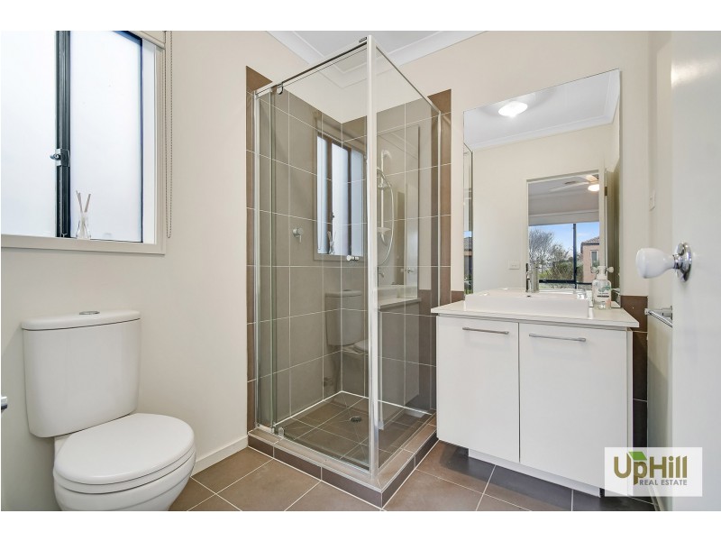 10 Cob Terrace, Clyde North VIC 3978