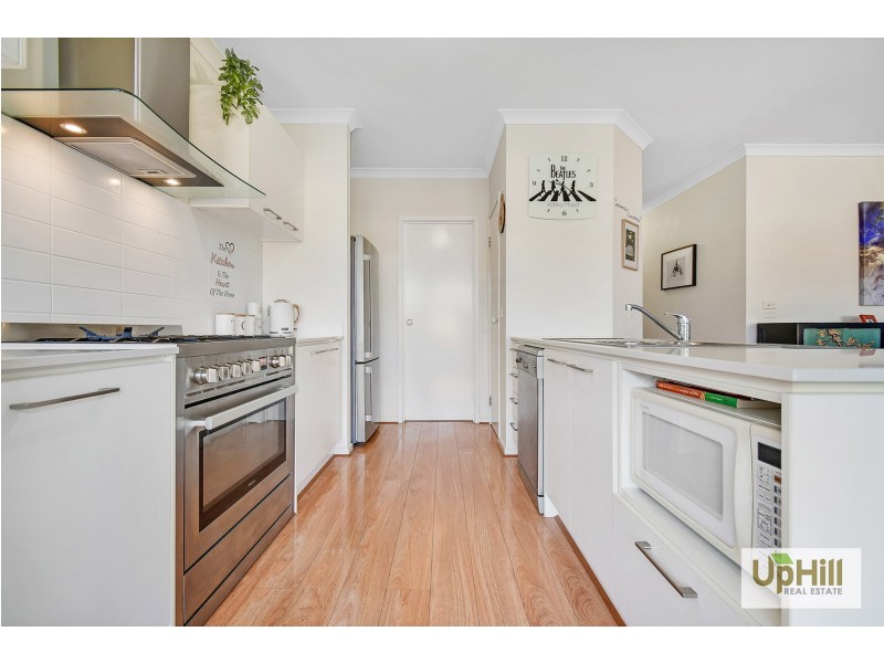 10 Cob Terrace, Clyde North VIC 3978