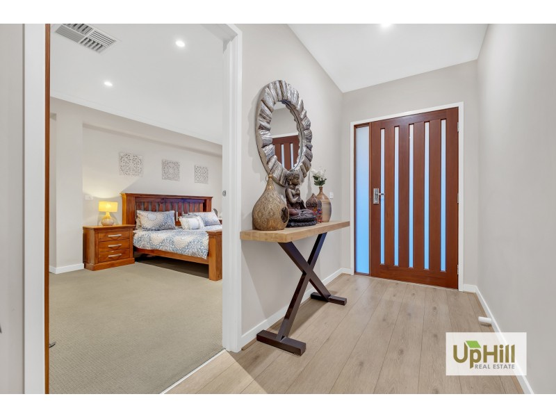 7 Huntley Street, Cranbourne North VIC 3977