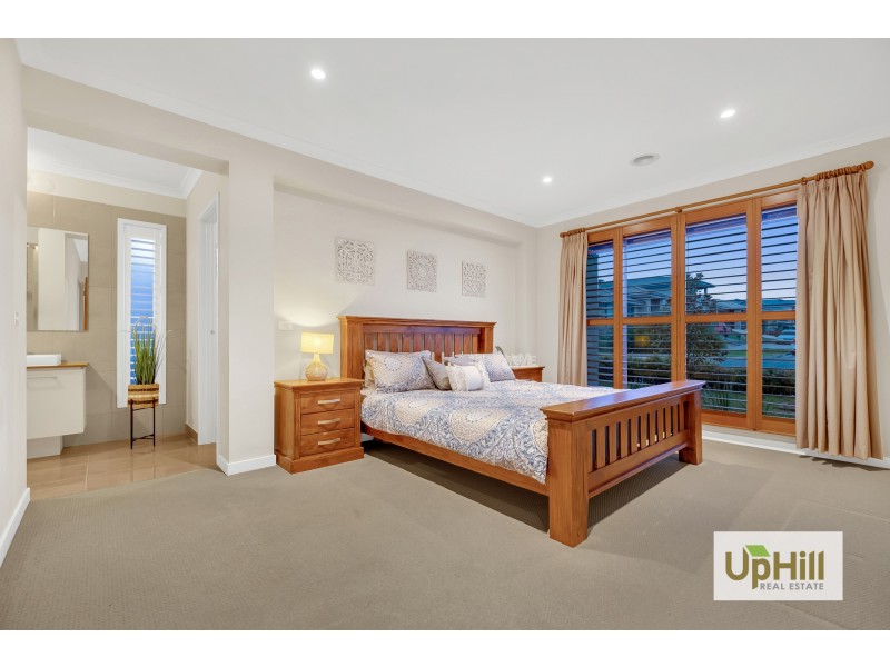 7 Huntley Street, Cranbourne North VIC 3977