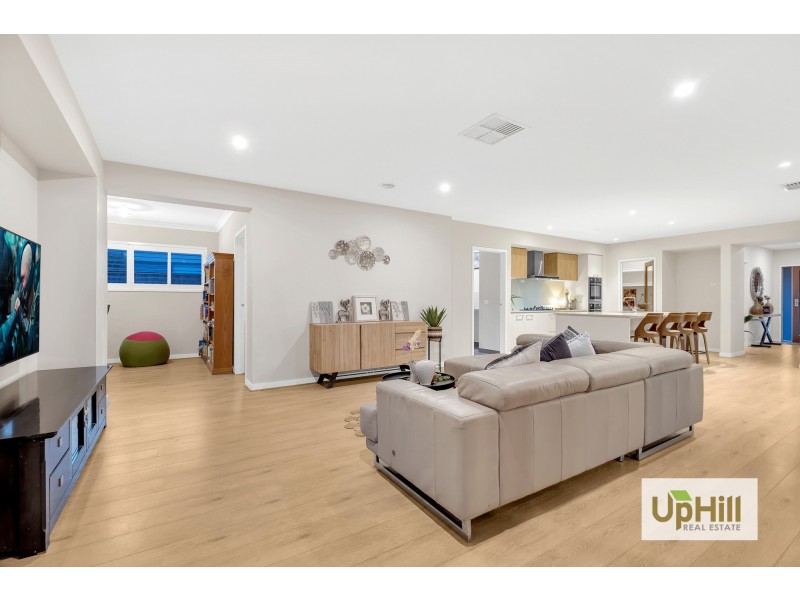 7 Huntley Street, Cranbourne North VIC 3977