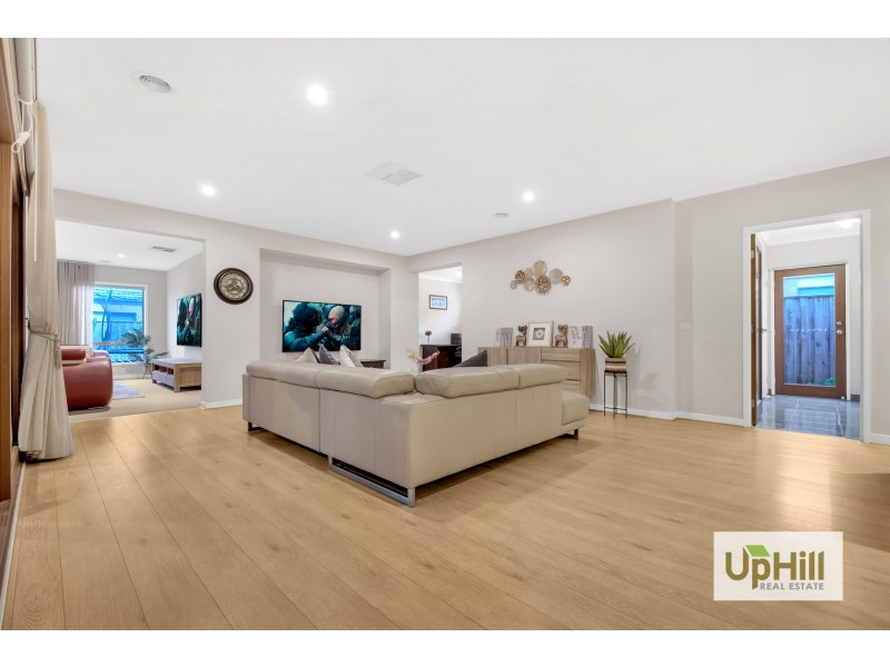 7 Huntley Street, Cranbourne North VIC 3977