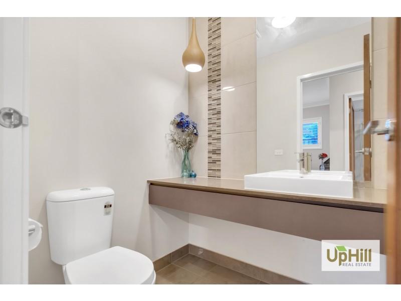 7 Huntley Street, Cranbourne North VIC 3977