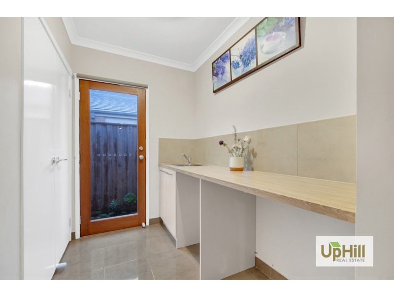 7 Huntley Street, Cranbourne North VIC 3977