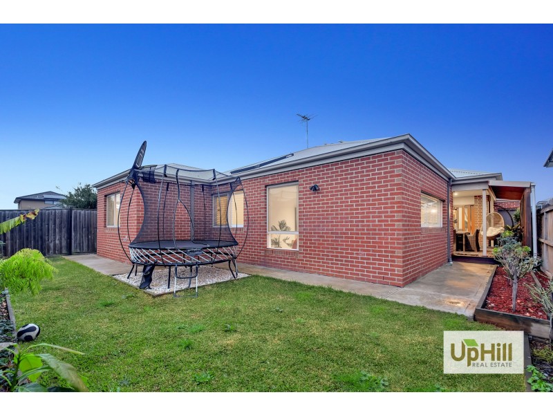 7 Huntley Street, Cranbourne North VIC 3977