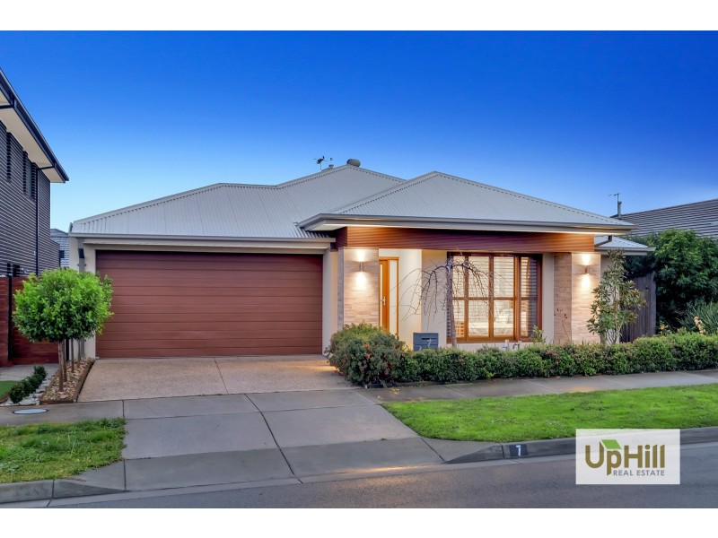 7 Huntley Street, Cranbourne North VIC 3977