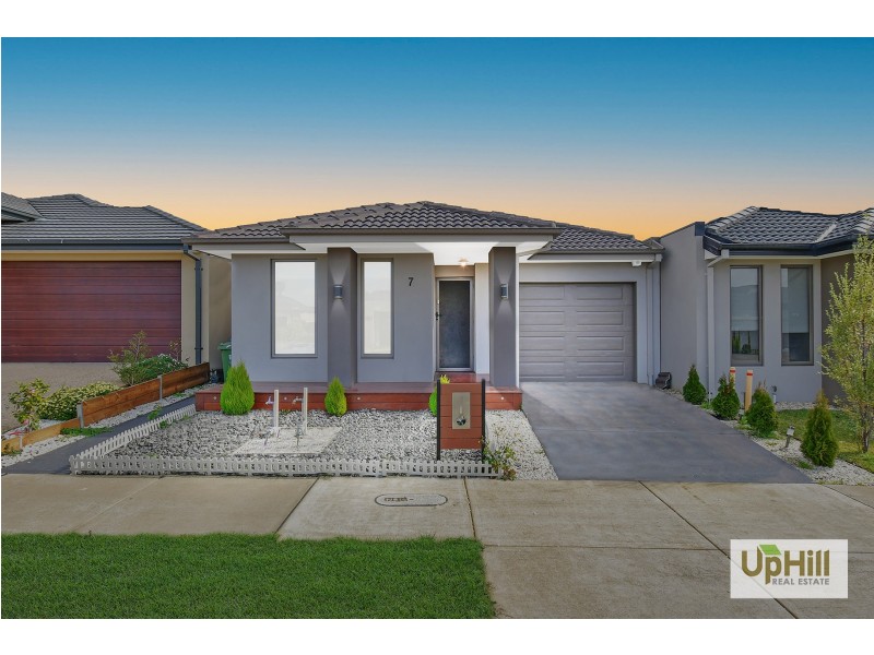 7 Cochin Drive, Clyde North VIC 3978