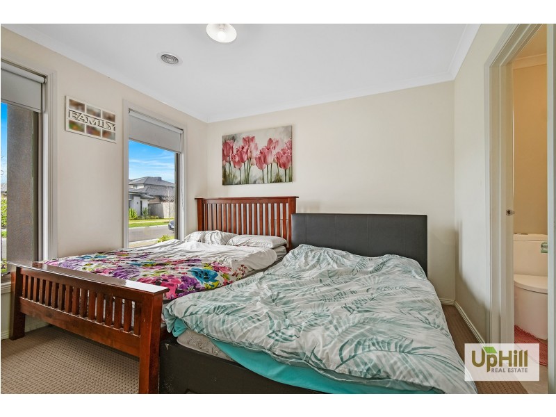 7 Cochin Drive, Clyde North VIC 3978