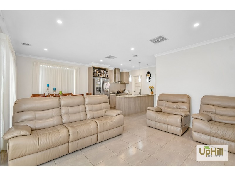 7 Cochin Drive, Clyde North VIC 3978