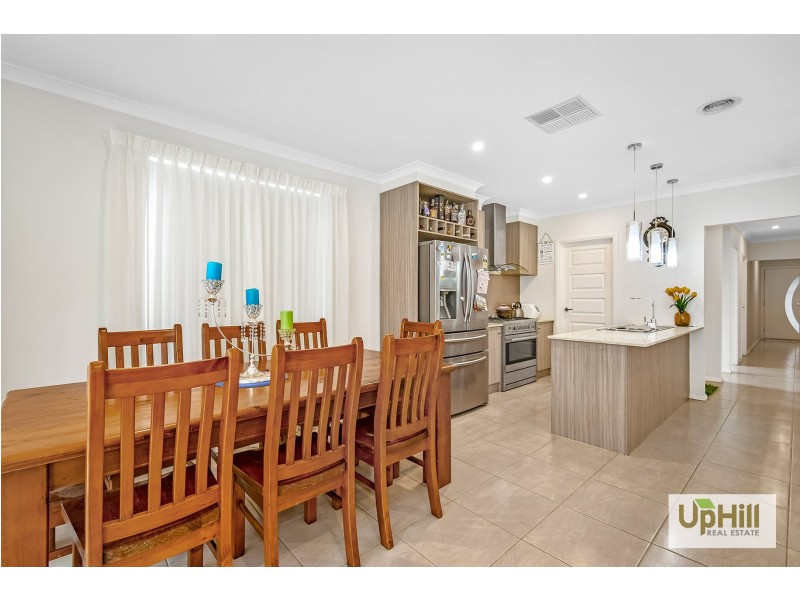 7 Cochin Drive, Clyde North VIC 3978