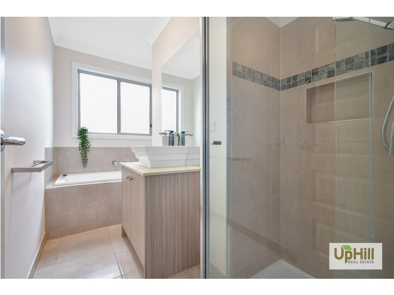 7 Cochin Drive, Clyde North VIC 3978