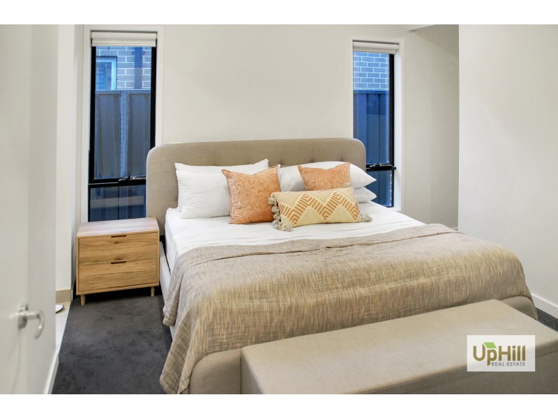 24 Yaralla Circuit, Clyde VIC 3978